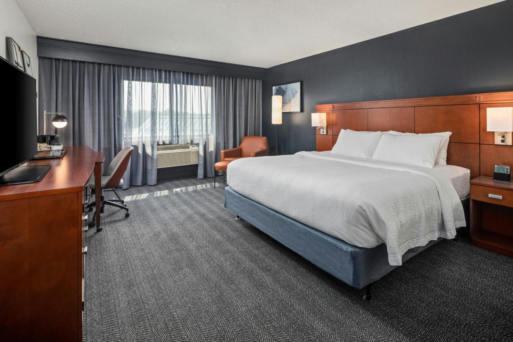 Courtyard La Crosse Downtown/Mississippi Riverfront Екстериор снимка