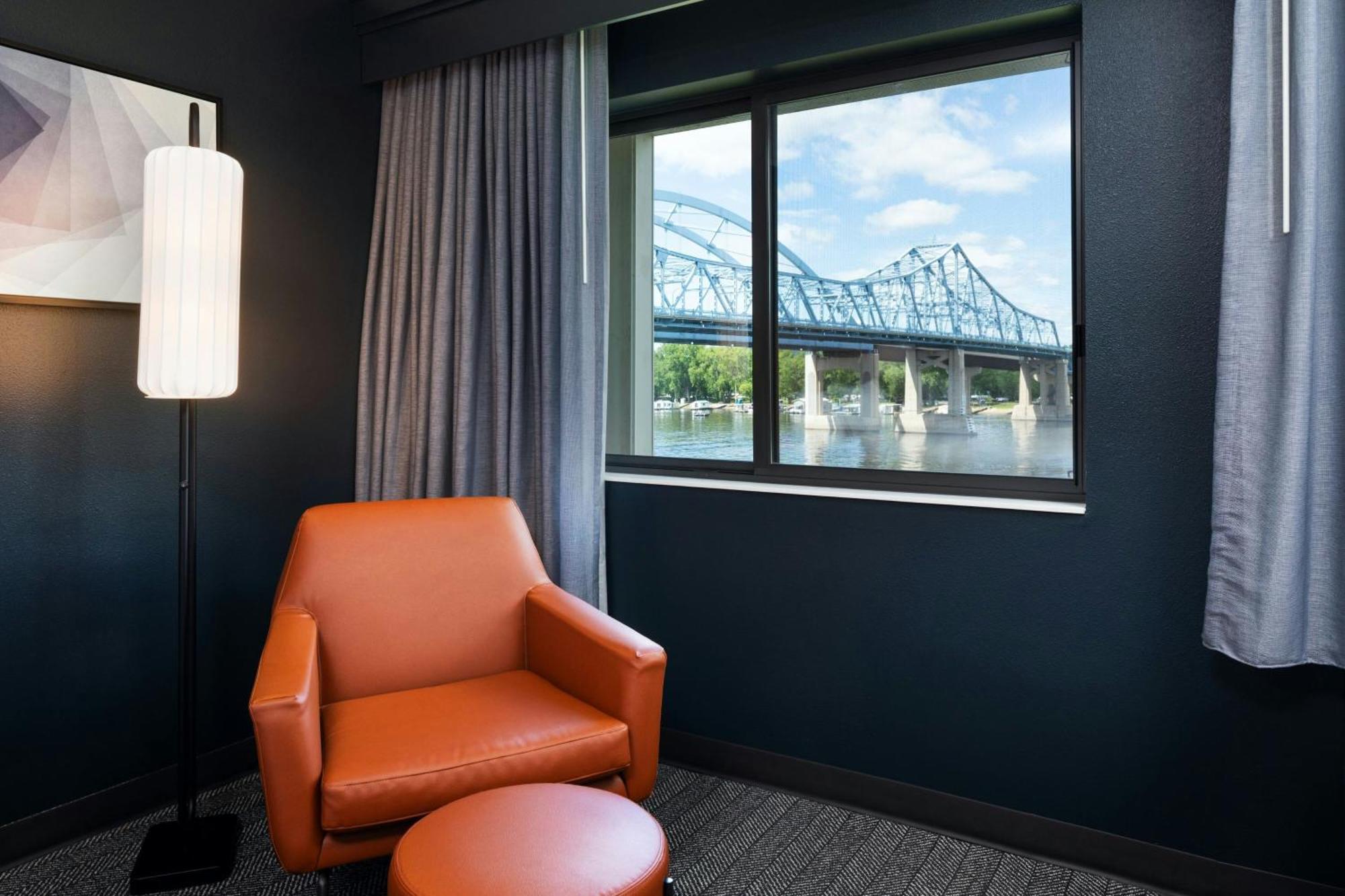 Courtyard La Crosse Downtown/Mississippi Riverfront Екстериор снимка