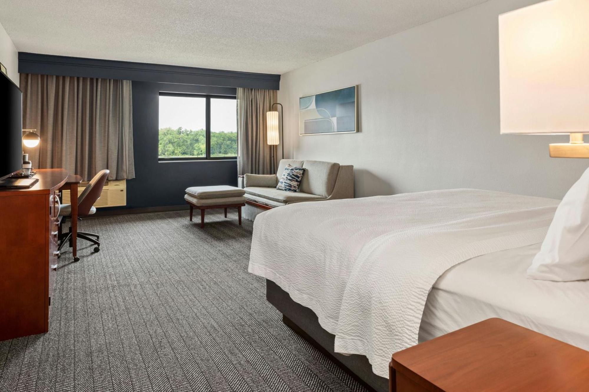 Courtyard La Crosse Downtown/Mississippi Riverfront Екстериор снимка