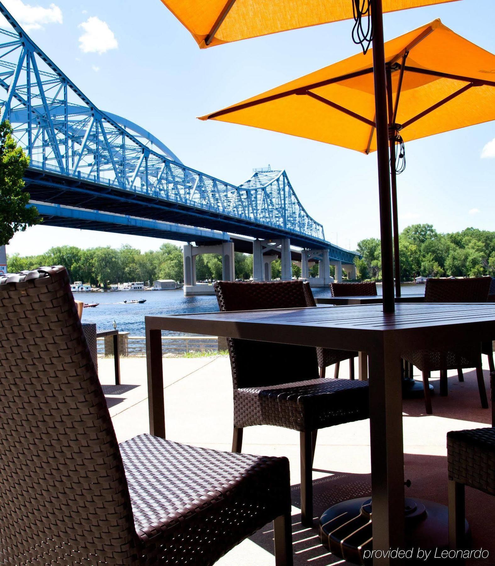 Courtyard La Crosse Downtown/Mississippi Riverfront Екстериор снимка